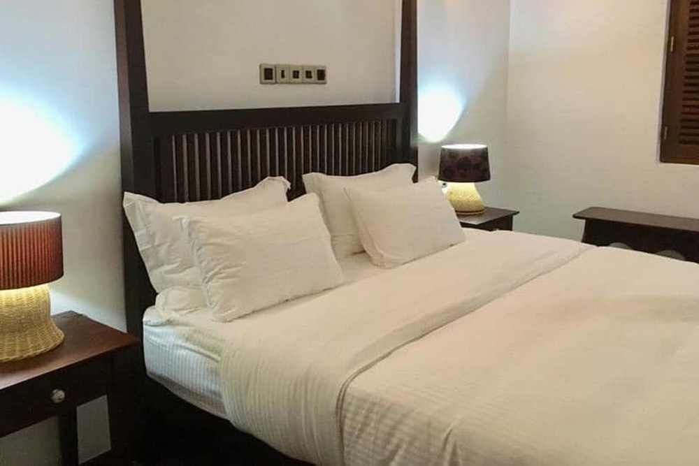 Room 01